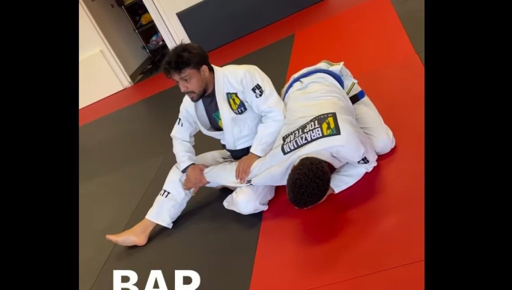 An armbar so good you can’t see it. It’s invisible — BJJ technique at Banzai Jiu-Jitsu