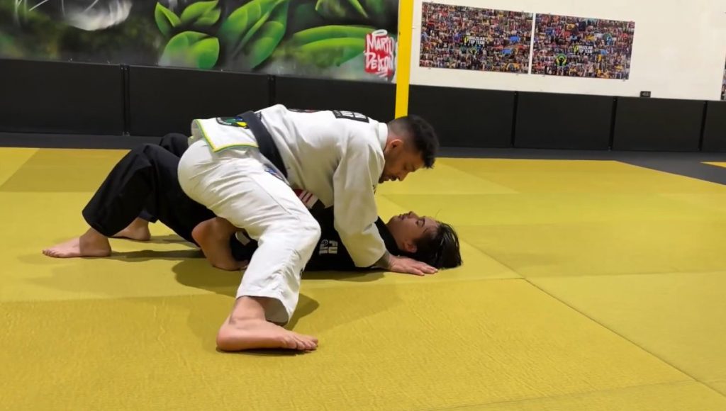 Getting to knee on belly and understanding the position — BJJ technique at Banzai Jiu-Jitsu